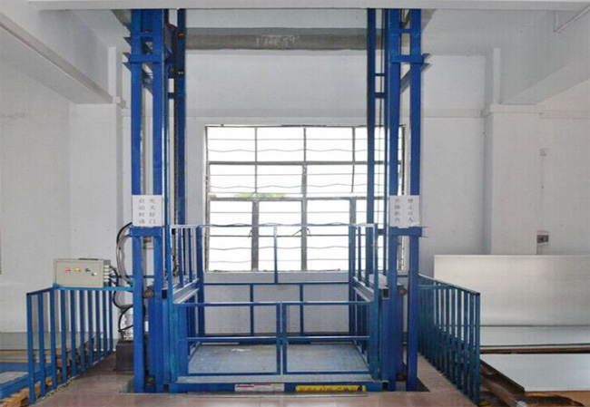 升降货梯厂家不断提高液压电梯性能稳定性