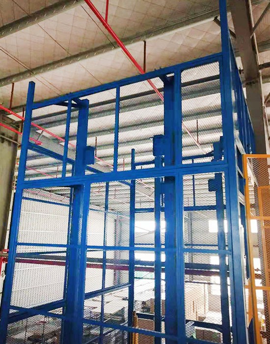 直顶式升降平台在惠州市科启塑胶公司安装完成